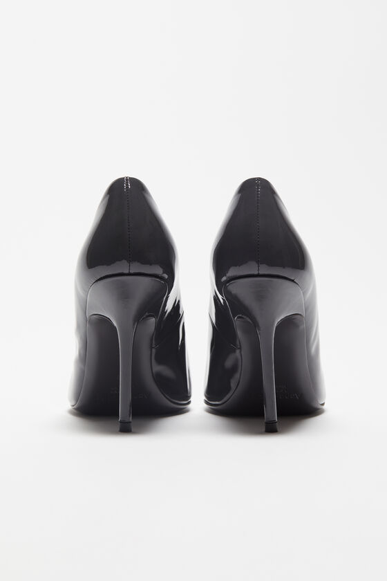 (image for) Time-Tested Leather heel pump